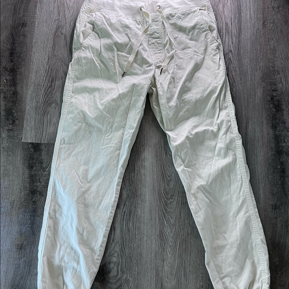 Gap Tan cargo pants Size Small!